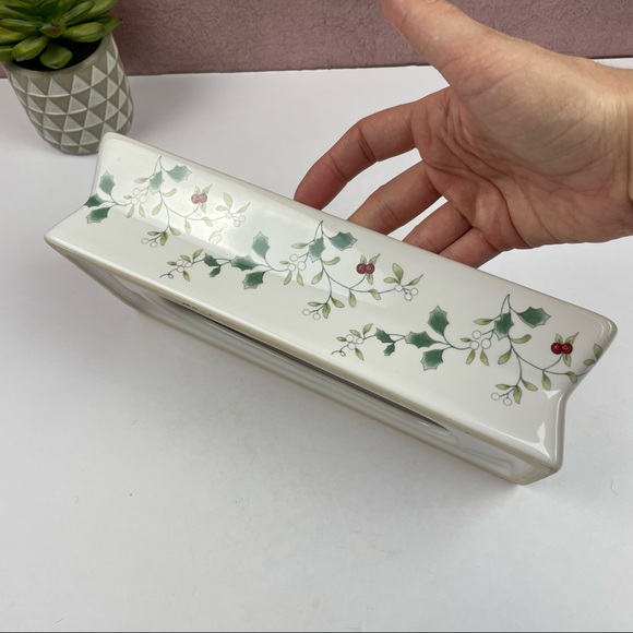 Pfaltzgraff Red Holly Berry Holly White Green Dish Plate - Picture 3 of 6